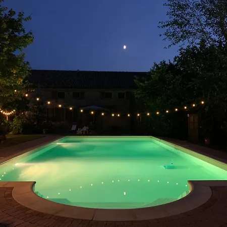 Stanze In Con Parco E Piscina Habitación en casa particular